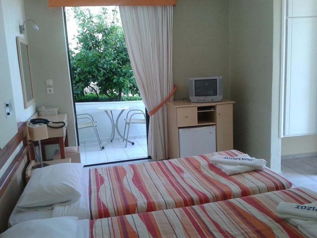 Polyrizos Hotel Rodhákinon Kamer foto