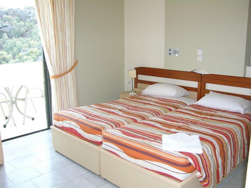 Polyrizos Hotel Rodhákinon Buitenkant foto